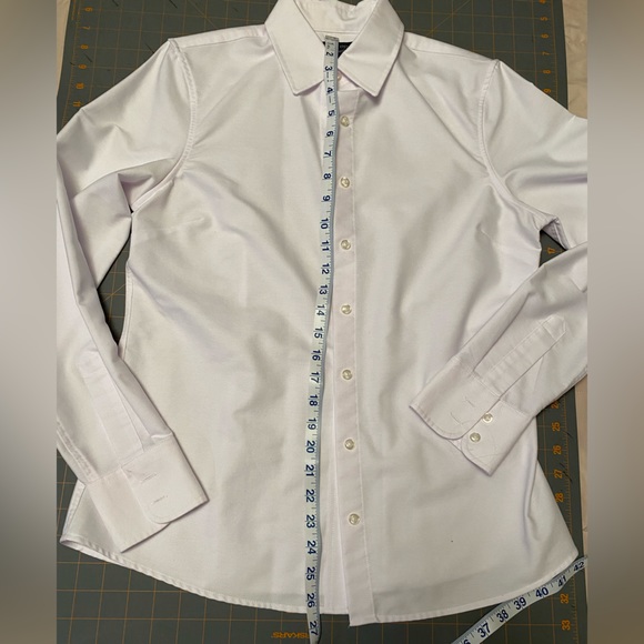 Lands End broadcloth blouse. White. Small - Picture 4 of 5